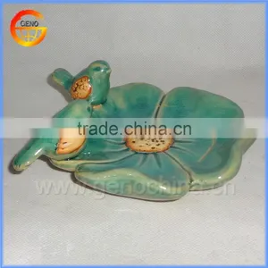 Novelty Lotus Leaf Ceramic Bird Feeder thumbnail-2