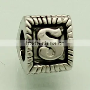 China Manufacturer Fashion Single Letter Beads Metal Alphabet Letter Beads thumbnail-3