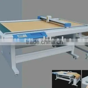 Flatbed Auto-feeding Pattern Cutting Machine thumbnail-1