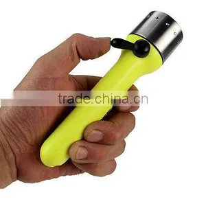 2016 Online Shop BEST 200LM XPE LED Scuba Underwater 100M Diving LED Flashlight 1X18650 Waterproof thumbnail-6