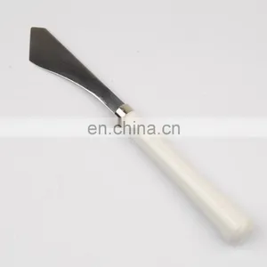White Round Wooden Handle Palette Knife thumbnail-1