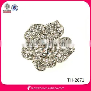 China Yiwu Jewelry Manufacturer Wholesale Wedding Fashion Rhinestone Brooch thumbnail-1