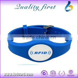 TK4100 Bracelets Customized TK4100 RFID PVC Wristbands thumbnail-4