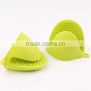 Wholesale Cheap Good Quality Heat Proof Microwave Food Grade Silicone Oven Mitt Oven Glove thumbnail-5