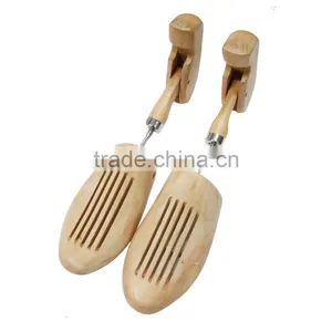 Twistable Wooden Type Lotus/schima Wood Shoe Tree Type Shoe Stretcher in Individual Package thumbnail-1