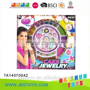 Do-It-Yourself Wear Pretty Pearl Cake Jewelry Kit, ICTI TOYS , FCCA thumbnail-1