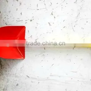 518 Shovel With Wooden Handle thumbnail-3
