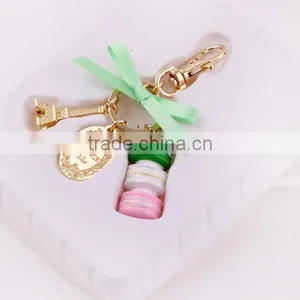 High Quanlity Fashion Key Chain Boutique in Paris, France Eiffel Tower Cake Influx of Goods Macarons Metal Keychain With Box thumbnail-2