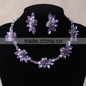 Beautiful High Quality Noble Diamond Necklace Earring Set thumbnail-3