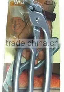 Cake Pan Pincers thumbnail-1