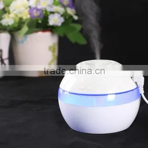 USB Mini Aroma Humidifier With LED for Car or Home Use thumbnail-1