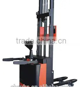 High Quality Electric Stacker CLD1032(FFL) thumbnail-1