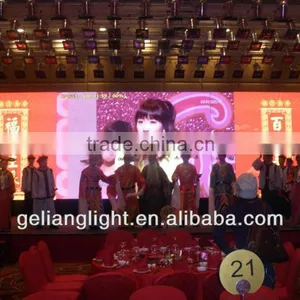 High Resolution Indoor P4 SMD Tricolor LED Display Screen thumbnail-1
