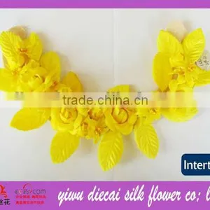 Gorgeous Blooming Flower Necklace thumbnail-3