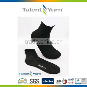 Functional Non Slip Ankle Outdoor Socks Wholesale thumbnail-5
