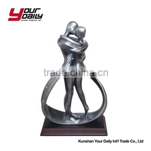 Top Quality Lovely Groom and Bride Figurines Hand Paint Resin Wedding Cake Topper thumbnail-4