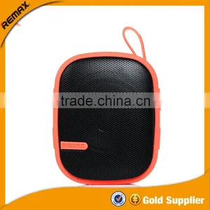 REMAX Waterproof Bluetooth Speaker thumbnail-5