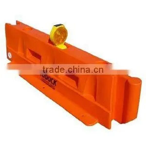 Traffic Barrier Molding thumbnail-1