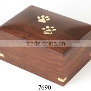 Wholesale Supplier of Wooden Pet Cremation Urns thumbnail-1