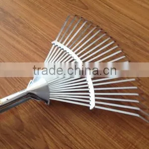 22 Teeth Wooden Handle Steel Garden Rake thumbnail-3