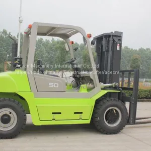 7.0T Diesel Forklift thumbnail-1