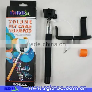 2015 Fanshionable Design Cheap Colorful Charge Free Wire Selfie Stick 2015 thumbnail-1