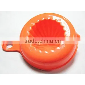 OJ-3234 Vintage Plastic Hand Juicer thumbnail-4