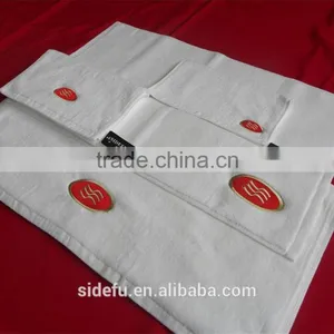 Wholesale Luxury 100 Cotton Crowne Plaza Hotel White Bath Hand Face Towel Dobby Bath Towels With Customized Embroidery Logo thumbnail-1