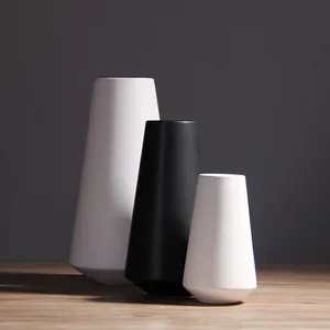 Convergent Modern Simple White Black Matte Ceramic Vase For Wedding Gift Decortion thumbnail-3