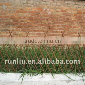 Willow Trellis/wicker Border thumbnail-1