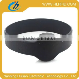 Cheap Rfid Uhf Silicon Wristband Tag,Adult Size PVC Rfid Bracelet,long Range Reflective Rfid Uhf Watches for Member Management thumbnail-4