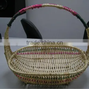 Perfect Handmade Oval Willow Gift& Fruit Basket With Handle for Holidays thumbnail-1