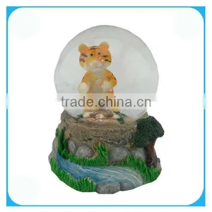 Easter Mini Resin Snow Globe thumbnail-1