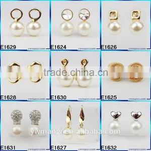 Fashion Attractive Design Ring Hollow Out Engraving Flower Silver Plating Ring R202 thumbnail-5