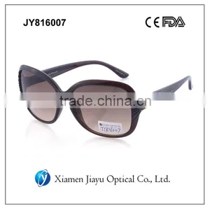 New Square Frame Fashion Sunglasses for Women thumbnail-1
