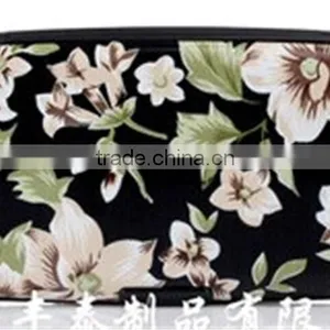 Prety Alunimium Card Wallet thumbnail-1