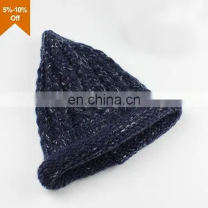 Qianzun Embroidered Knitted Beanie Hat Bonnet thumbnail-1