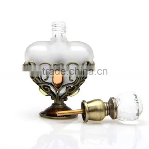 Classic Simple Heart Shaped Glass Perfume Bottle With Gold Cap thumbnail-1