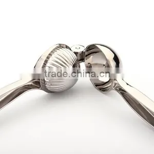 Lemon Squeezer & Manual Lime Juicer, Citrus Press thumbnail-3