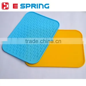 Heat Resistant Water Proof Non Slippery Silicone Dining Table Mat thumbnail-1