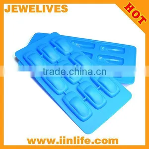 Silicone Car Shaped Ice Cube Trays thumbnail-1