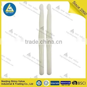 New Arrival Size Assorted ABS Overstriking White Single-head Plastic Crochet Hook thumbnail-1