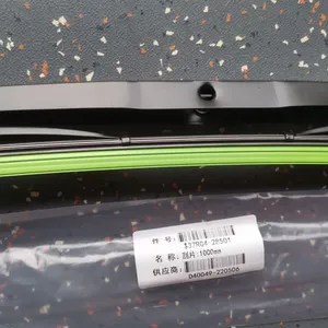 KLQ6119Q Original Higer Bus Front Windshield Parts Bus Wiper Blades 37RG4-28501 Glass Cleaning Parts thumbnail-3