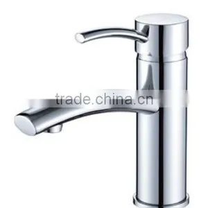 Chrome Bath Faucet Hot and Cold Water Tap thumbnail-3