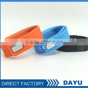 2015 Shenzhen Manufacturer Wholesale Smart Bracelet With Fitness Tracker And Bluetooth For Wearable Pedometer Bracelet thumbnail-1