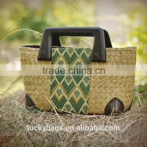 Hot Selling Beautiful Beach Bag Plastic Handle Thailand Straw Bag thumbnail-2