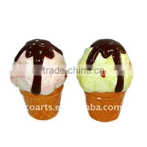 Ceramic Cupcake Salt and Pepper Set thumbnail-1