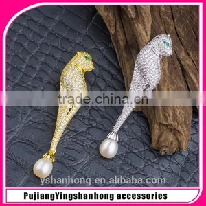 Egypt Panther Natural Pearl Brooches Micro Inlay Zircon High-grade Corsage, Creative Jewelry Wholesale Shawl Buckle thumbnail-1
