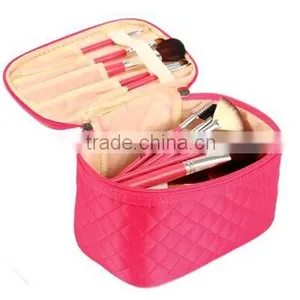 Quilted Fabric Soft Travel Cosmetic Bag Case,women Travel Organizer Makeup Bag,beauty Makeup Vanity Case thumbnail-4