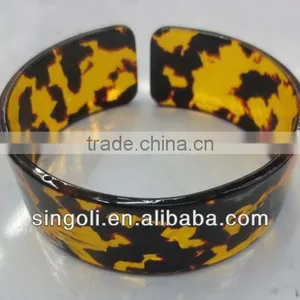 2104Fashion Wholesale Tortoise Cuff Bangle for Ladys Goods From China thumbnail-1